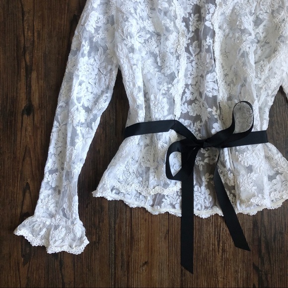 Vintage White Lace Embroidered Shabby Chic Cottagecore Cardigan Jacket with Belt - Picture 3 of 7